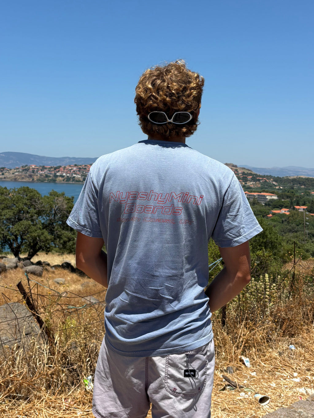 SOUTH COAST, UK NYASHY MINI BOARDS T-SHIRT